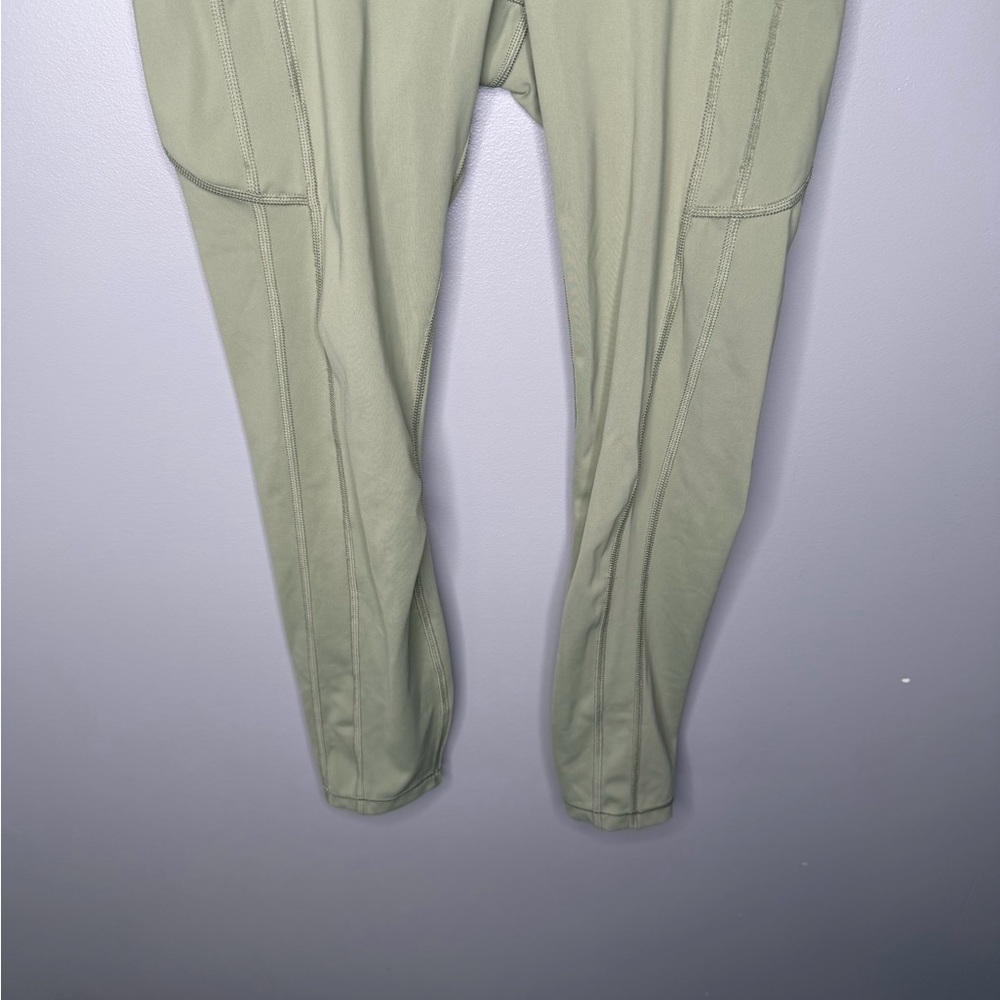 Athleta Ultimate Stash II 7/8 Tight - Picture 6 of 9
